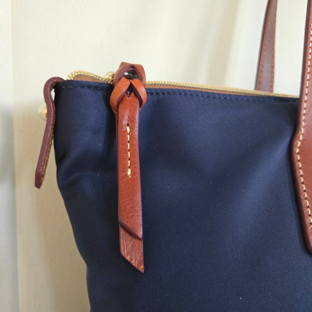NWT Dooney & Bourke Navy NY Yankees Top Zip Tote w/ID Holder Leather Straps - Picture 3 of 16